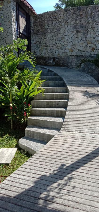 Sunmoonstarvillas Yogyakarta Jarakan Екстериор снимка