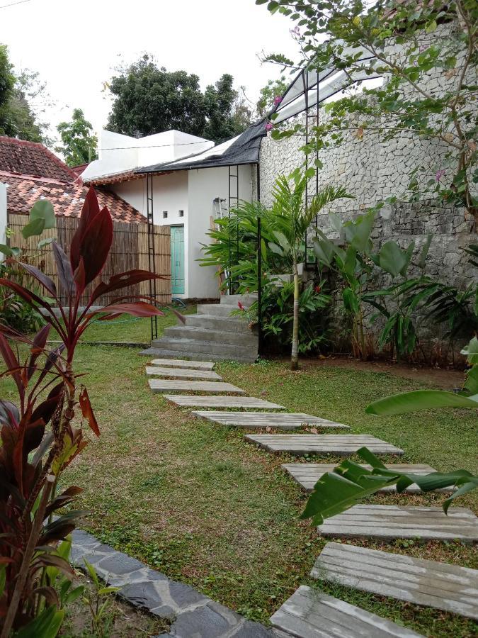Sunmoonstarvillas Yogyakarta Jarakan Екстериор снимка