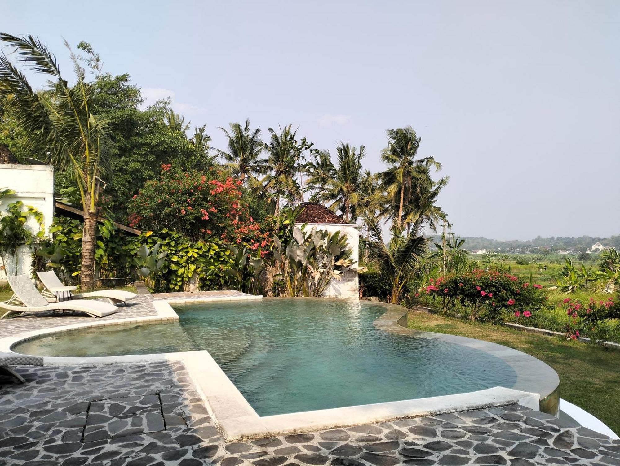 Sunmoonstarvillas Yogyakarta Jarakan Екстериор снимка