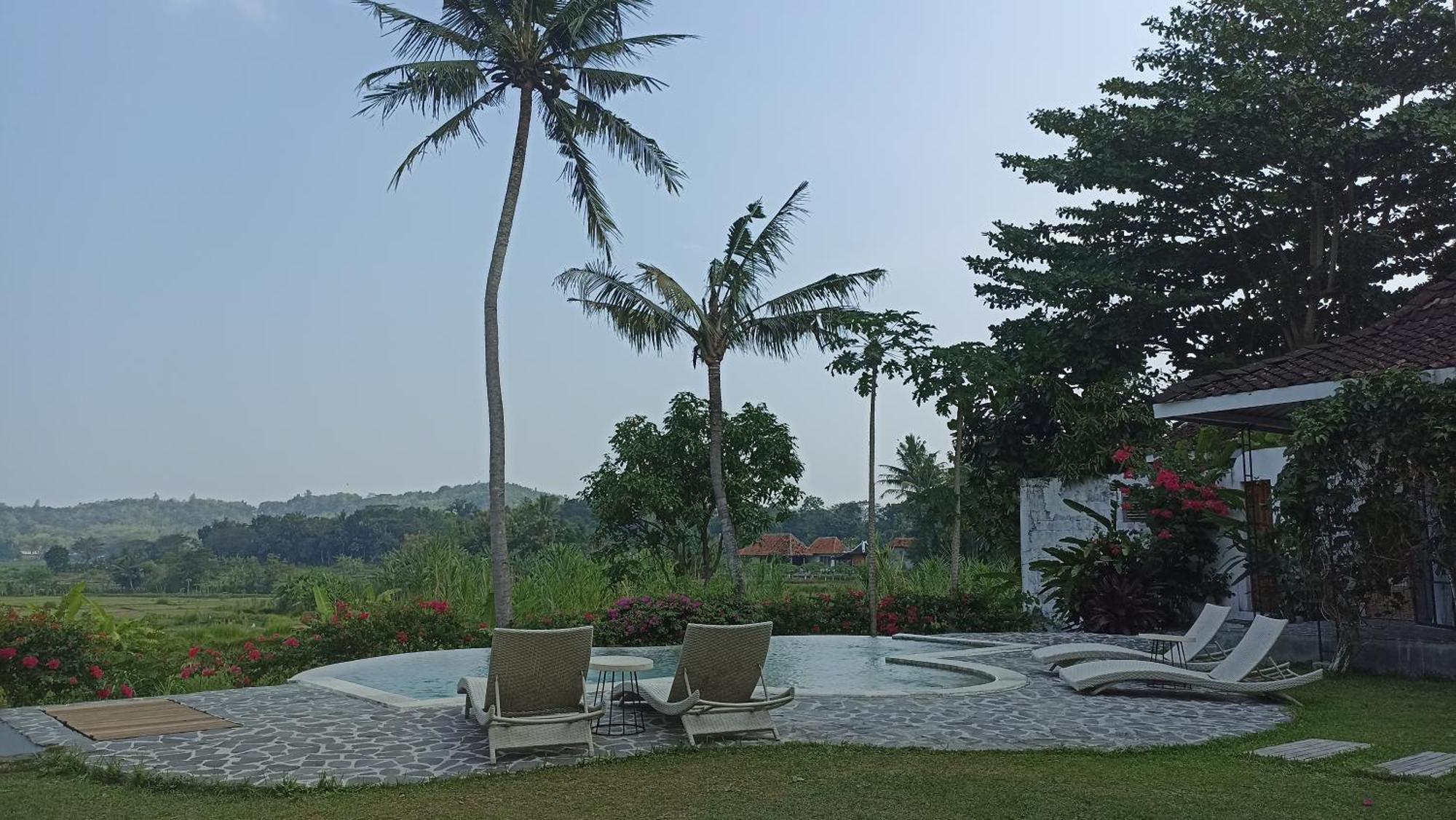 Sunmoonstarvillas Yogyakarta Jarakan Екстериор снимка