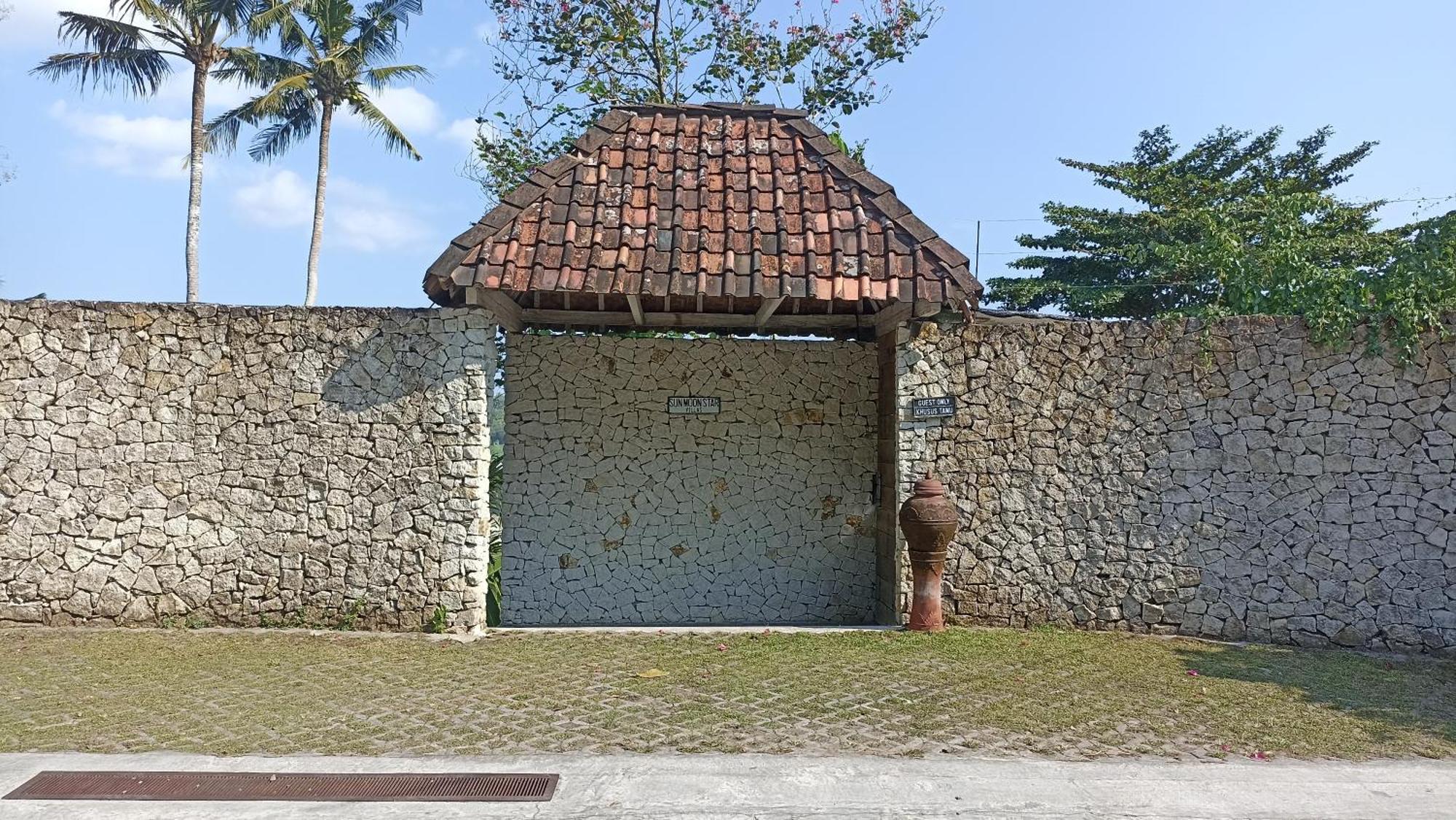 Sunmoonstarvillas Yogyakarta Jarakan Екстериор снимка