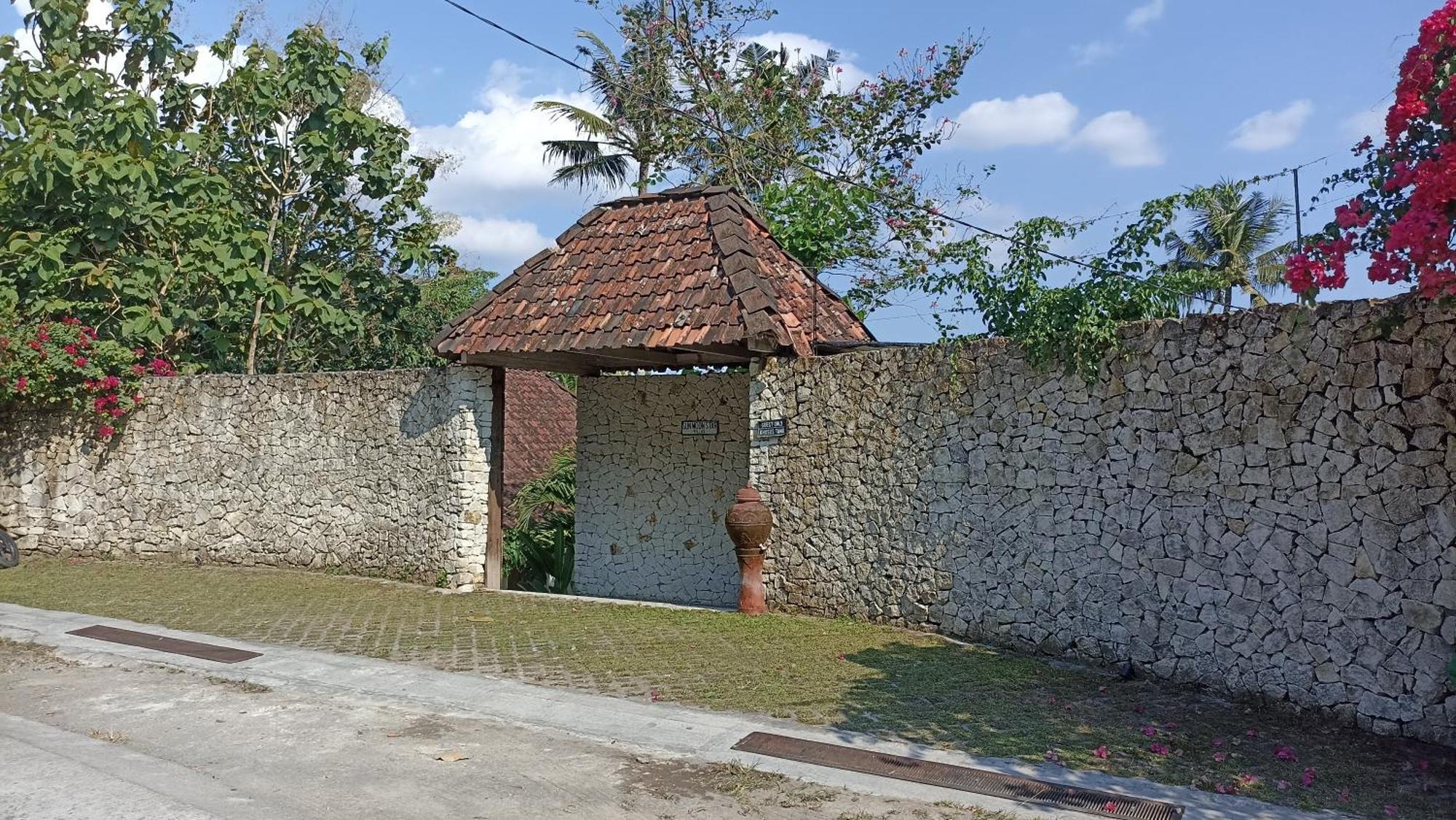 Sunmoonstarvillas Yogyakarta Jarakan Екстериор снимка