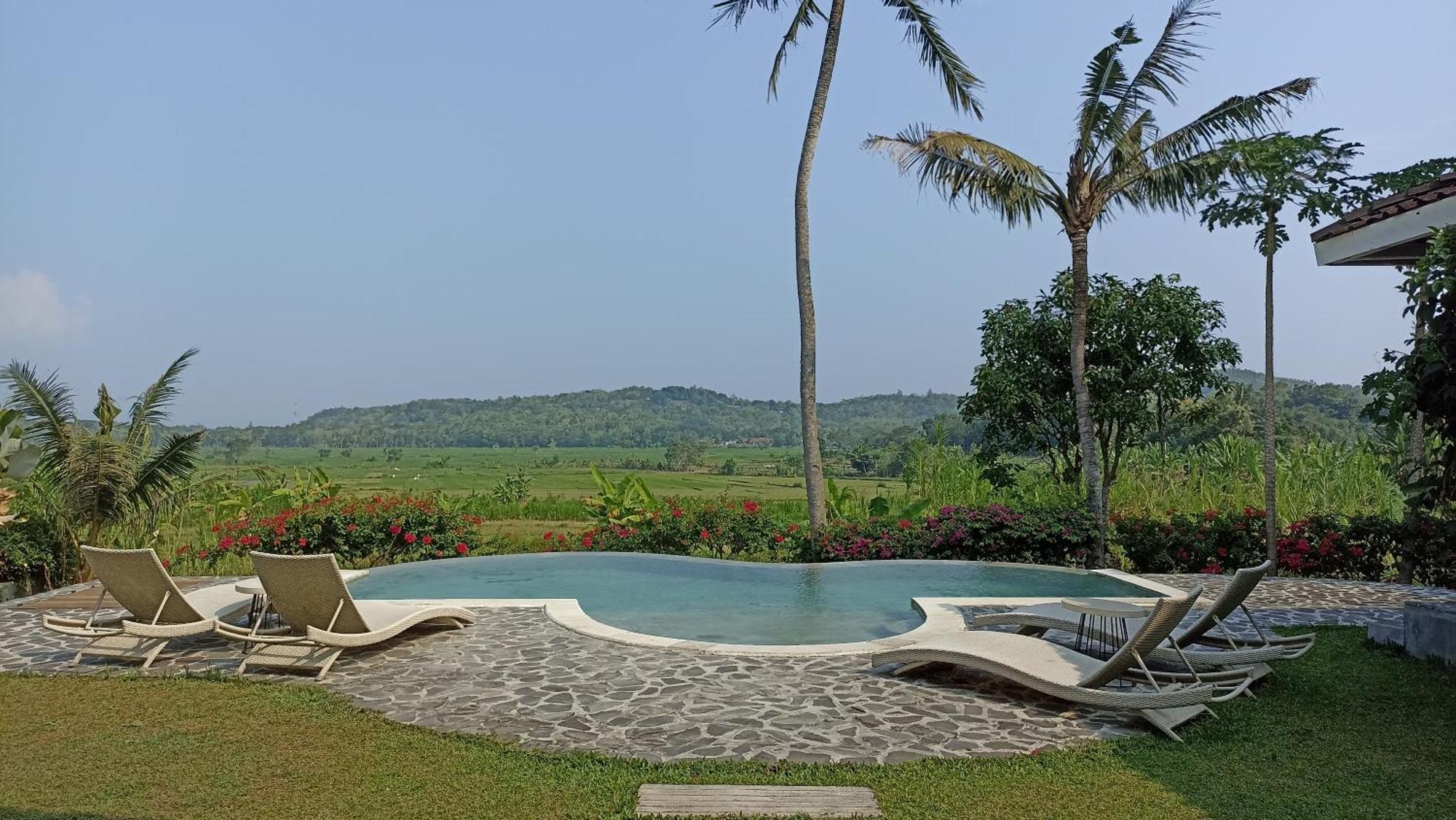 Sunmoonstarvillas Yogyakarta Jarakan Екстериор снимка
